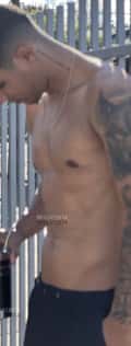 Acompanhante Thi James