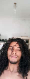 Acompanhante Thenigglonghair