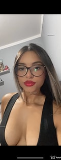 Acompanhante Mariana