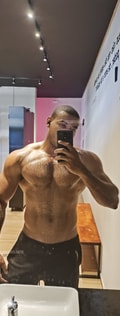 Acompanhante Leandro