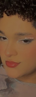 Acompanhante Sarina