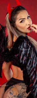 Acompanhante Carine