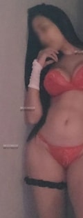 Acompanhante Yumi Campo