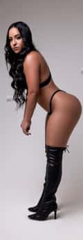 Acompanhante Mirella Scarlett
