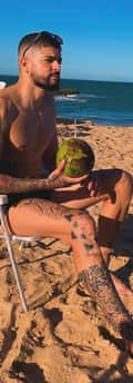 Acompanhante Renato