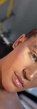Acompanhante Larissa Urach