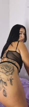 Acompanhante Izza Martins