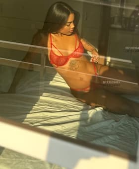 Acompanhante Mary Dias