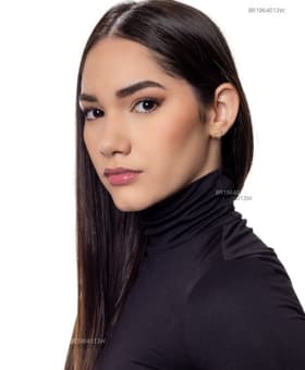 Acompanhante Julia