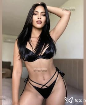 Acompanhante Isis Maya