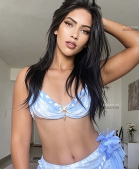 Acompanhante Isis Maya