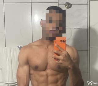 Acompanhante em Maringá-PR - Lorenzoblackdot