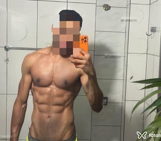 Acompanhante em Maringá-PR - Lorenzoblackdot