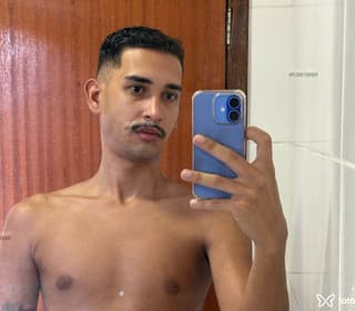 Acompanhante em Itaperuna-RJ - Théo Salles
