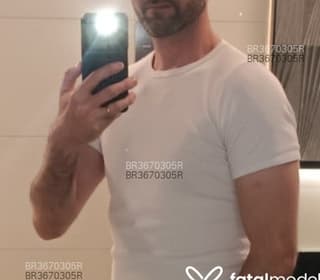 Acompanhante em Curitiba-PR - Lorenzzo