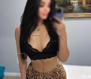 Acompanhante Luiza Aguilar