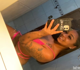 Acompanhante Jenni Cardoso