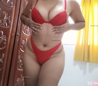 Acompanhante Karen Ellen