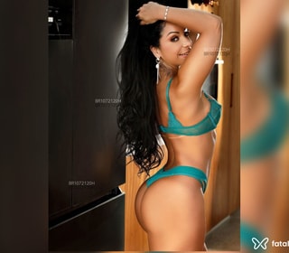 Acompanhante Mirela