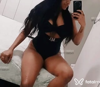 Acompanhante Tainá