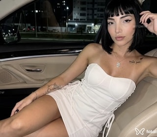Acompanhante Itsu Hara