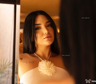 Acompanhante Yuna Hayashi