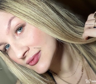 Acompanhante Helen Bonett