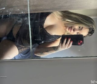 Acompanhante Babi