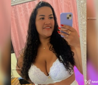 Acompanhante Paula Soares