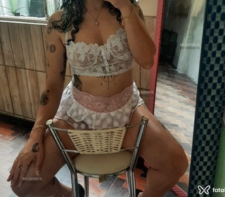 Acompanhante Paola