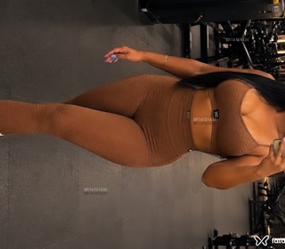 Acompanhante Luana
