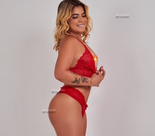 Acompanhante Júlia