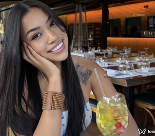 Acompanhante Paula Menezes