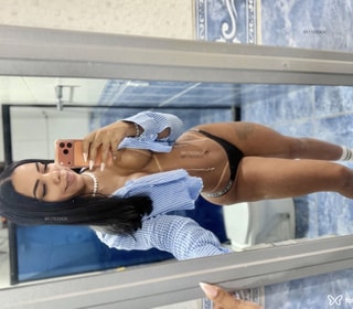 Acompanhante Julia Borges
