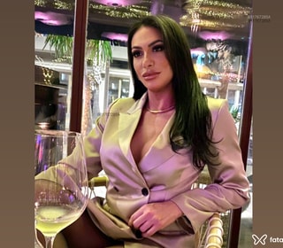 Acompanhante Adriana
