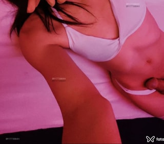 Acompanhante Yuki Sazaiaki