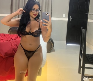 Acompanhante Caroline