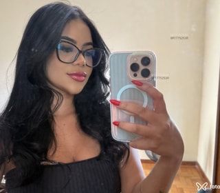 Acompanhante Caroline