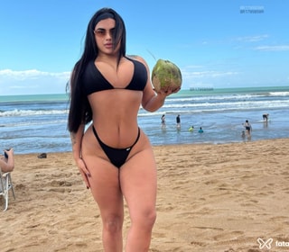 Acompanhante Helena