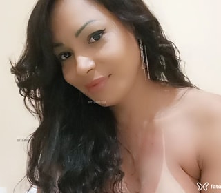 Acompanhante Karine