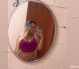 Acompanhante Camila