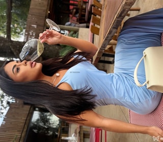 Acompanhante Anne