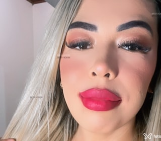 Acompanhante Ana Júlia