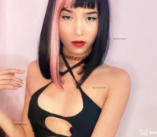 Acompanhante Ayumi Akemi