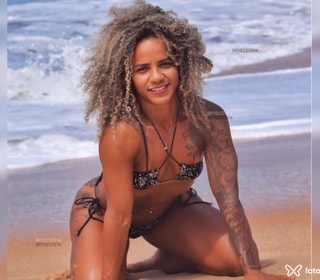 Acompanhante Lívia Fernandes