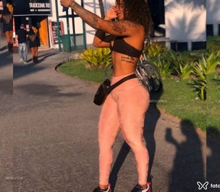 Acompanhante Lívia Fernandes