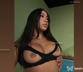 Acompanhante Jade