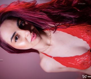 Acompanhante Maya García