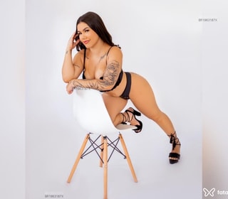Acompanhante Yasmin Metzker
