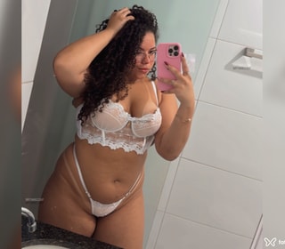 Acompanhante Nina Santos